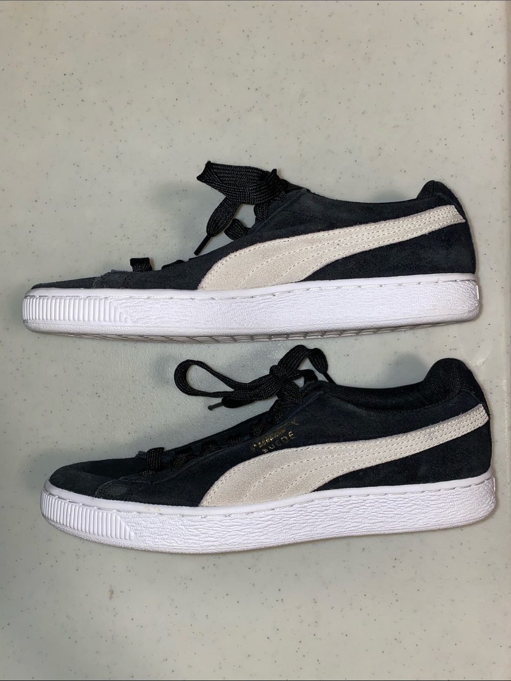 Puma Women’s Classic Suede Sneakers in Black and White Size 9